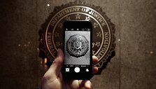 Teisingumo departamentui nebereikia &bdquo;Apple&ldquo; &ndash; pareigūnai patys įsilaužė į &bdquo;iPhone&ldquo;