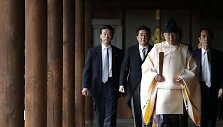 Japonijos ministras pirmininkas Shinzo Abe Jusukunio &scaron;ventykloje