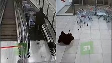 Prekybos centre vežimėliai numu&scaron;ė pirkėją