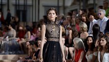 &bdquo;Valentino&ldquo; auk&scaron;tosios mados 2015 m. kolekcijos modelis