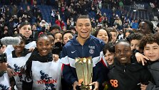 Kylianas Mbappe su jaunaisiais PSG klubo auklėtiniais &scaron;venčia savo rekordą.