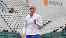 Kiki Bertens prie&scaron; Timea Bacsinszky