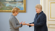 Prezidentė įteikė skiriamuosius ra&scaron;tus Lietuvos ambasadorei Pietų Afrikos Respublikoje