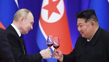 Rusijos prezidentas Vladimiras Putinas ir &Scaron;iaurės Korėjos lyderis Kim Jong Unas