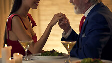 &bdquo;Sugar dating&ldquo; santykiai