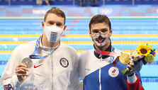 R.Murphy Tokijuje pralaimėjo J.Rylovui plaukdamas ir 100, ir 200 m nugara.