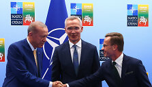 Turkijos prezidentas Recepas Tayyipas Erdoganas, NATO vadovas Jensas Stoltenbergas ir &Scaron;vedijos premjeras Ulfas Kristerssonas