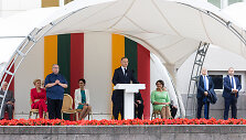 I&scaron;kilminga vėliavų pakėlimo ceremonija S. Daukanto aik&scaron;tėje