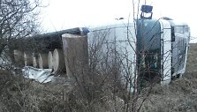 Prie Babtų  apvirto Ukrainos sunkvežimis