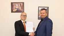 VSAT vadas, generolas Rustamas Liubajevas ir &bdquo;Norfos mažmenos&ldquo; direktorius Audrius Pocevičius