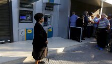 Graikija savaitei uždarė bankus ir įvedė kapitalo kontrolę