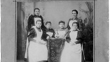 Grupinis portretas. Pirma i&scaron; de&scaron;inės Marianna Czarska (vėliau Kuffel),  Berlynas, XIX a. pabaiga