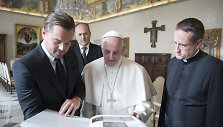 Popiežius Pranci&scaron;kus ir Leonardo DiCaprio