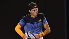 Milo&scaron;as Raoničius prie&scaron; Andy Murray