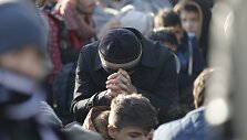 &Scaron;imtai migrantų įstrigo Graikijoje dėl Makedonijos teritorijoje pastatytos sienos