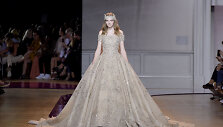 &bdquo;Zuhair Murad&ldquo; 2016 m. rudens-žiemos auk&scaron;tosios mados kolekcijos modelis