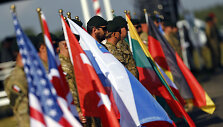 NATO &scaron;alių narių vėliavos
