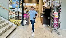 Energingoji &bdquo;Narvesen&ldquo; pardavėja Diana: apie tai, koks vaik&scaron;čiojimas padeda pailsėti