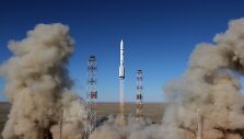 Rusijos raketa &bdquo;Proton&ldquo; į kosmosą i&scaron;keltas britų ry&scaron;io palydovas