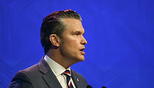 Pete'as Hegsethas / JAM STA ROSA / AFP
