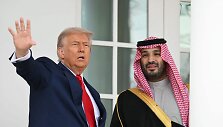 Donaldas Trumpas ir Mohammedas bin Salmanas / ANDREW CABALLERO-REYNOLDS / AFP