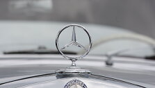 Mercedes 220 &ndash; &scaron;e&scaron;tojo de&scaron;imtmečio puo&scaron;mena