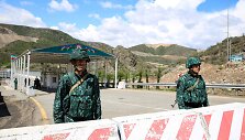 Azerbaidžiano kariai prie punkto Lačino koridoriuje