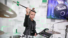 15min studijoje jaunoji būgnininkė Fausta &Scaron;ukytė