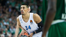 Gustavo Ayon