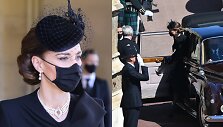 Kate Middleton princo Philipo laidotuvėse pasipuo&scaron;ė ypatingu Elizabeth II vėriniu