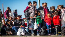Migrantai kerta Vengrijos &ndash; Austrijos sieną