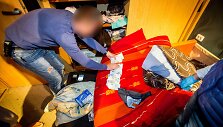 Policija atlieka kratą