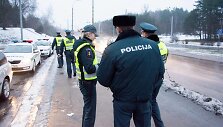 Tarptautinės Antikorupcijos dienos i&scaron;vakarėse Vilniuje surengta akcija &bdquo;Ky&scaron;is i&scaron;purvina&ldquo;