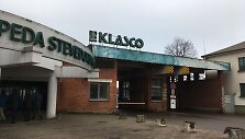 Klaipėdos miesto vadovai penktadienį vėl apžiūrėjo, kaip vyksta krovos darbai KLASCO teritorijoje.