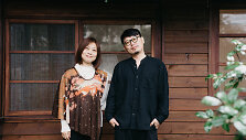 Ra&scaron;ytoja Yu Pei-yun ir dailininkas Zhou Jian-xin