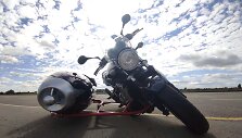 Dainius Reka&scaron;ius kiekvienam motociklui kuria individualų ir unikalų lop&scaron;į