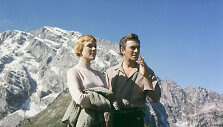 Christopheris Plummeris ir Julie Andrews
