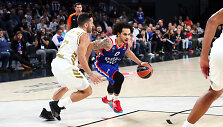 Shane'as Larkinas prie&scaron; Facundo Campazzo