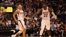 Devinas Bookeris ir Deandre Aytonas