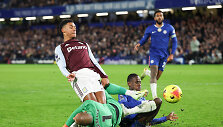 Ollie Watkinso įvartis į &bdquo;Chelsea&ldquo; vartus.