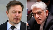 Technologijų magnatas Elonas Muskas ir Irano ambasadorius prie JT Amiras Saeidas Iravani  / MANDEL NGAN BRYAN R. SMITH / AFP
