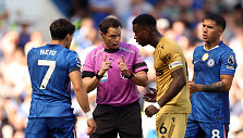 Arbitras ai&scaron;kina sprendimą &bdquo;Chelsea&ldquo; ir &bdquo;Crystal Palace&ldquo; rungtynėse
