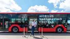 Mobilus vakcinavimo centras, įkurtas autobuse