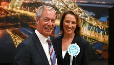 N. Farage'as ir S. Pochin / OLI SCARFF / AFP