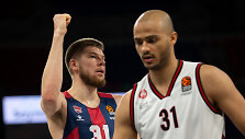 Rokas Giedraitis (kairėje) džiaugiasi pergale