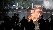 Masiniai protestai Indonezijoje: žmonės protestuoja prie&scaron; papildomas tūkstantines i&scaron;mokas parlamentarams