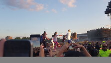 Gabrielė Bruzgulytė (centre) kartu su Justinu Bieberiu