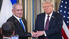 Benjaminas Netanyahu ir Donaldas Trumpas / Jim LoScalzo - Pool via CNP / ZUMAPRESS.com