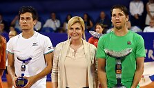 Attila Balazsas (kairėje) ir Du&scaron;anas Lajovičius (de&scaron;inėje) kartu su Kroatijos prezidente Kolinda Grabar-Kitarovič