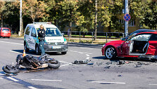 Motociklo ir BMW avarija Žirmūnų gatvėje